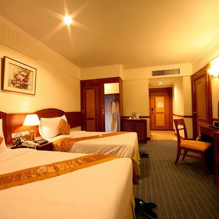 Grand Diamond City Hotel & Casino Poipet Buitenkant foto
