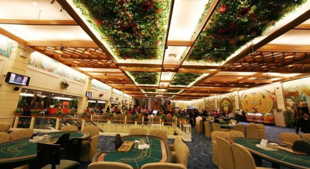 Grand Diamond City Hotel & Casino Poipet Buitenkant foto