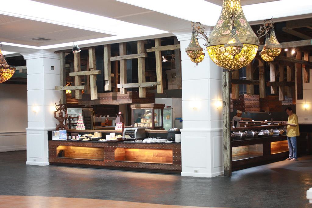 Grand Diamond City Hotel & Casino Poipet Buitenkant foto
