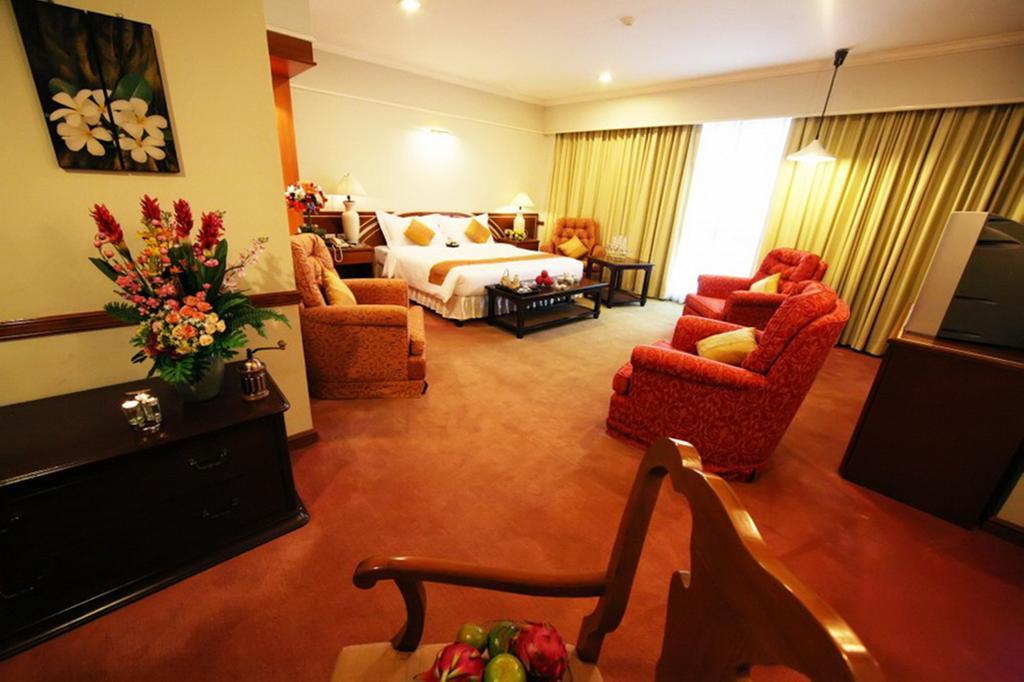 Grand Diamond City Hotel & Casino Poipet Buitenkant foto