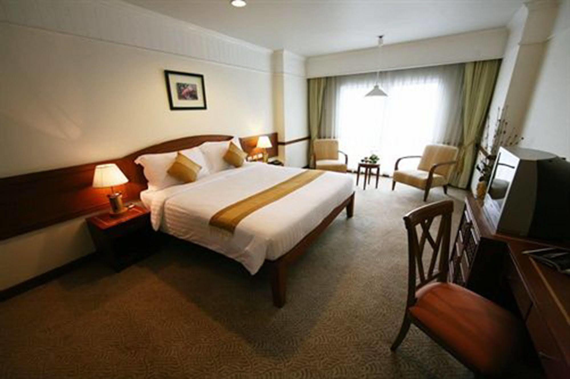 Grand Diamond City Hotel & Casino Poipet Buitenkant foto