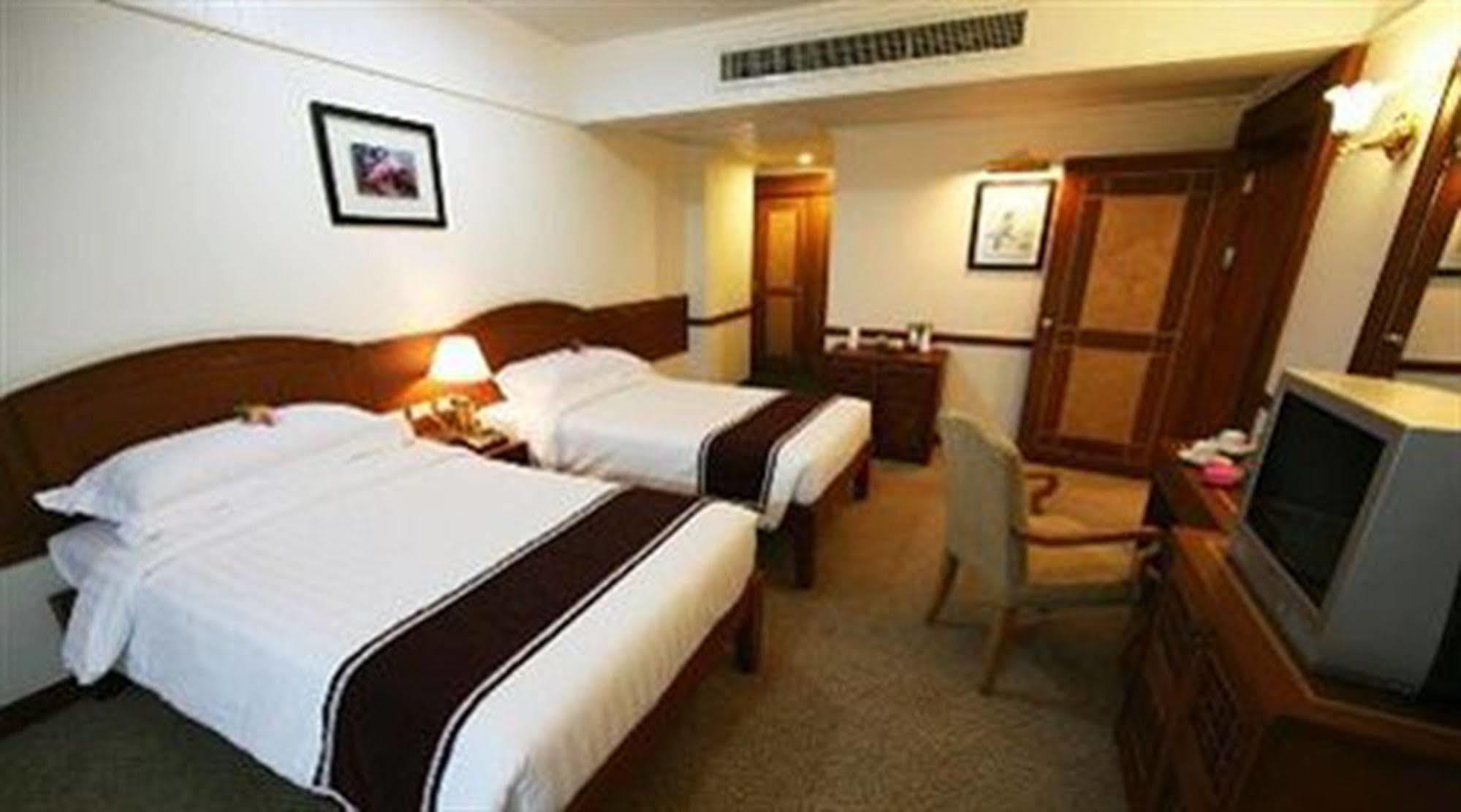 Grand Diamond City Hotel & Casino Poipet Buitenkant foto